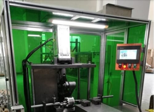 Macchina equilibratrice per motori di ventilatori