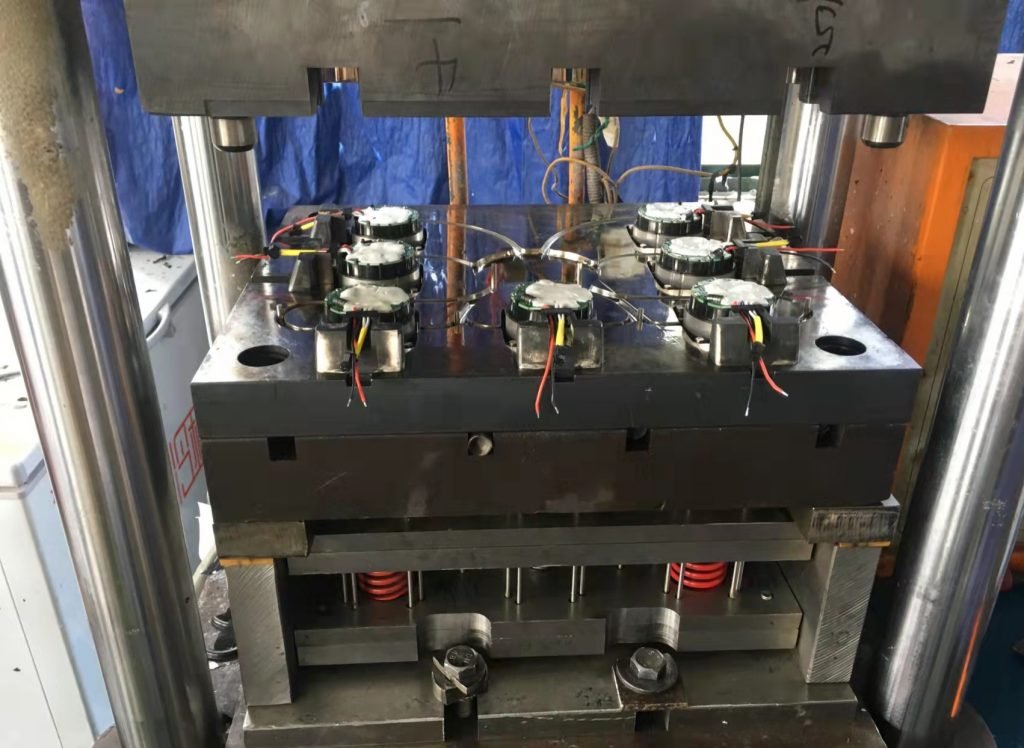 Incollaggio del motore del ventilatore