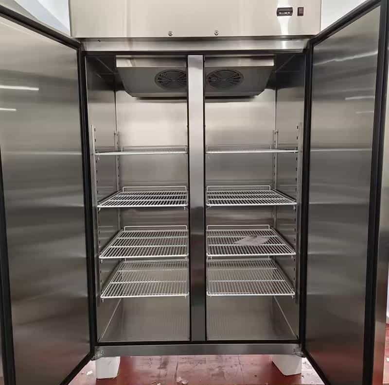 ตู้แช่แข็งเข้าถึงได้ 09